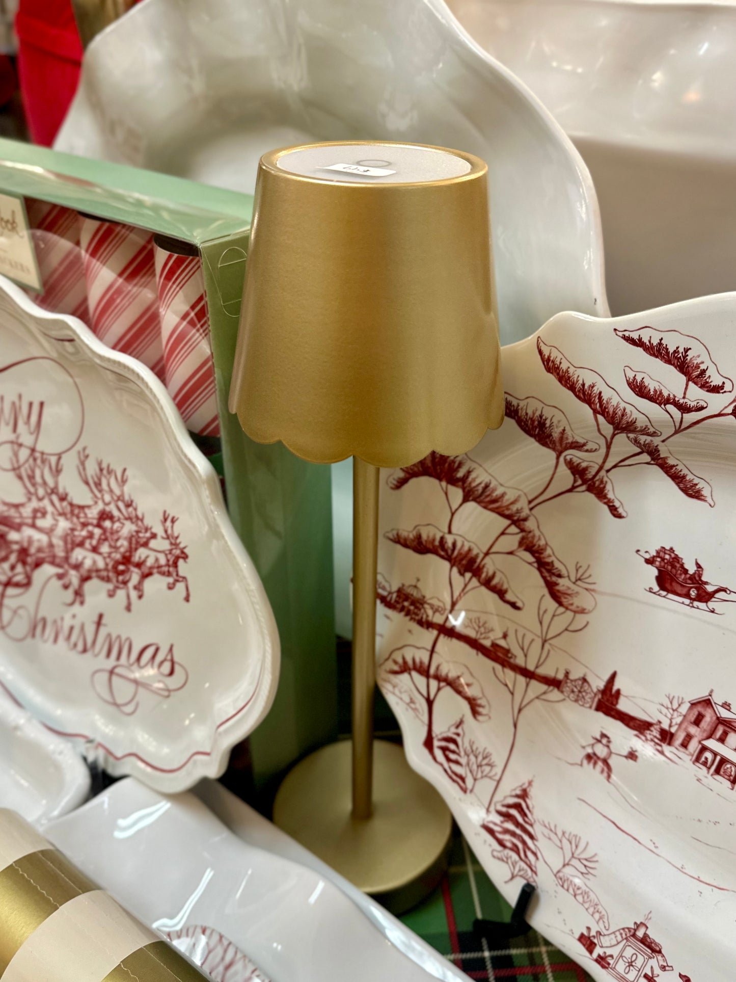 Gold Scalloped Rechargeable Table Lamp