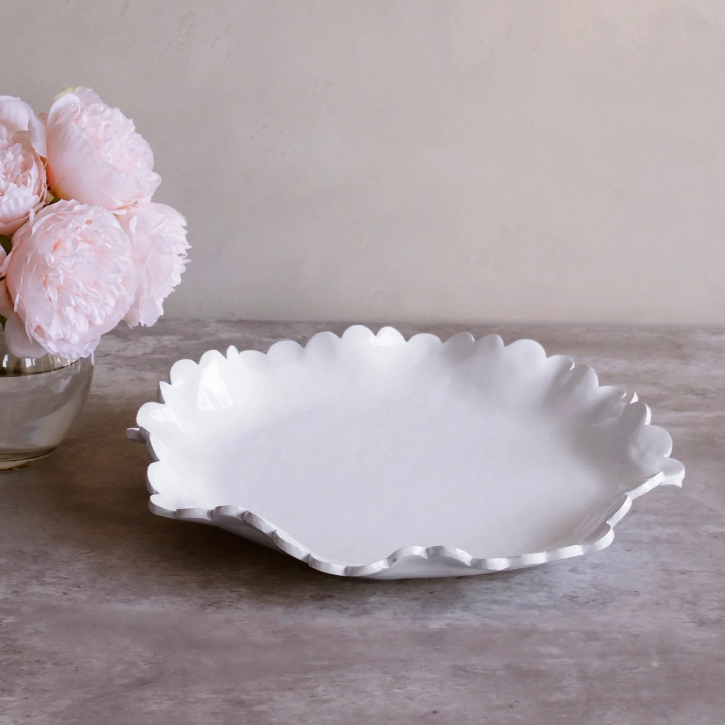 Scalloped Round Tray