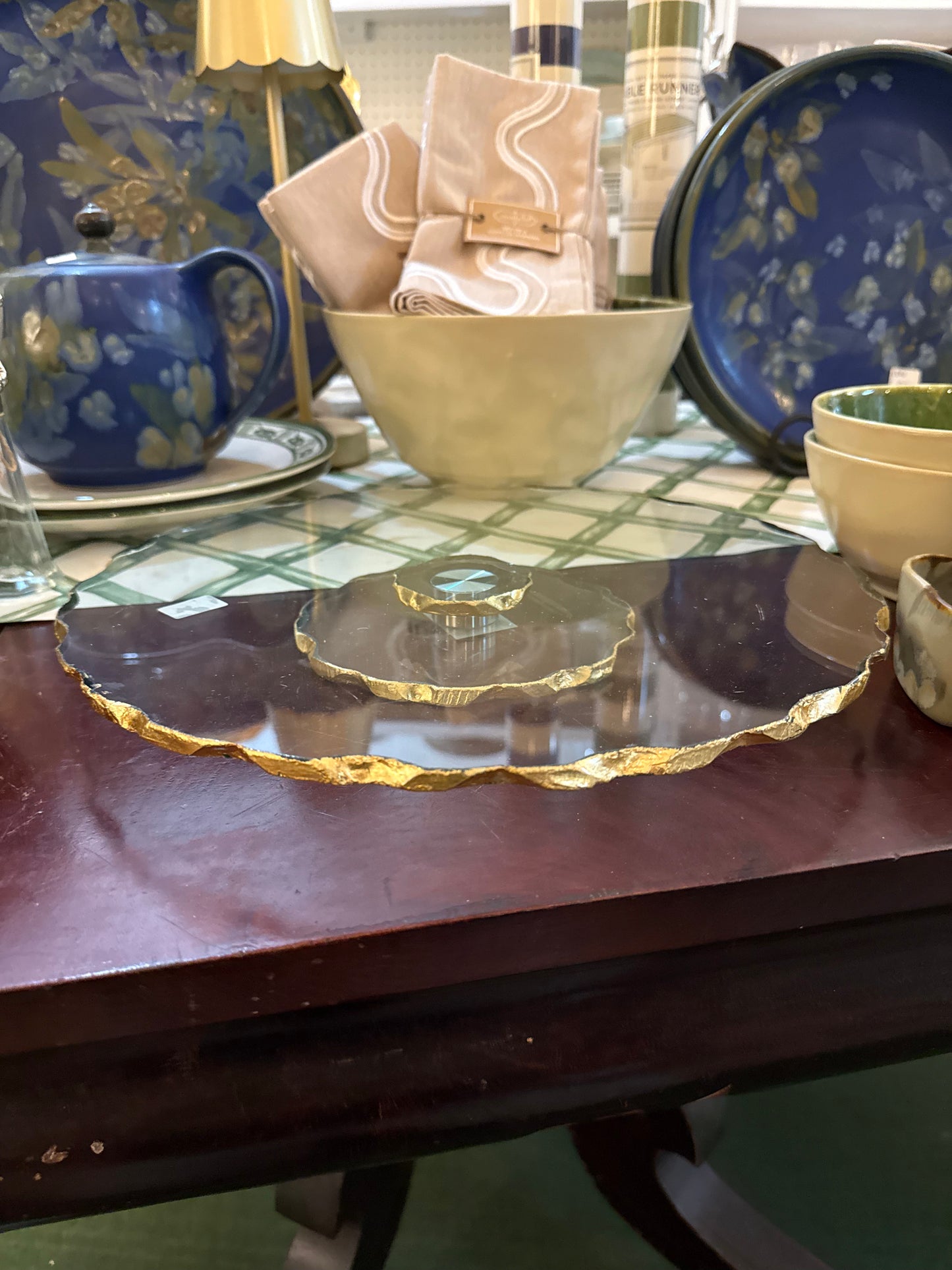 Acrylic Scalloped Cake Stand / Lazy Susan