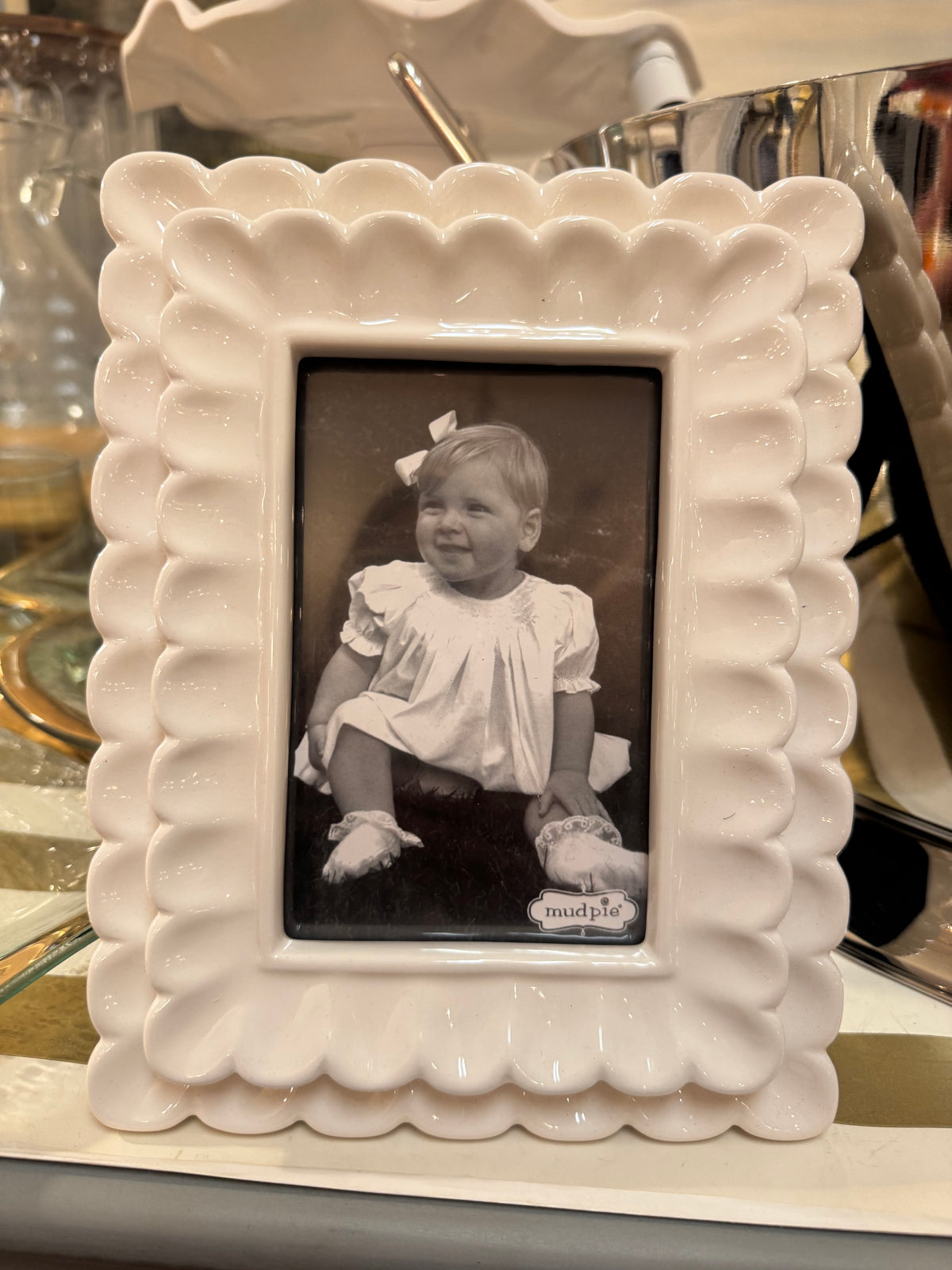 White Scalloped Frame: 4x6