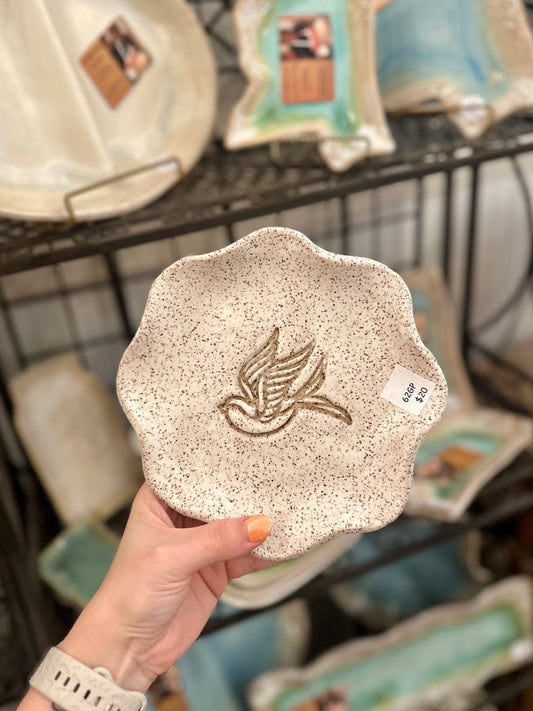 Cream Ruffle Bird Dish