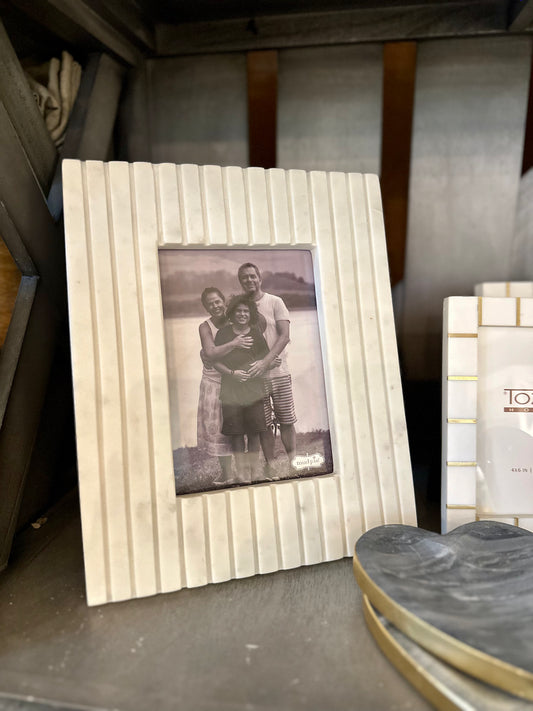 Marble Lined Frame: 5x7