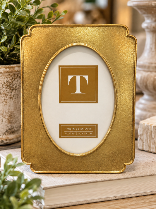 Gold 4x6 Frame with Oval Middle