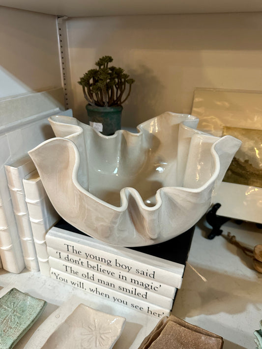 Medium White Ruffle Bowl